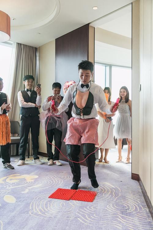 结婚整蛊新郎游戏惩罚大全,让婚礼气氛嗨起来!