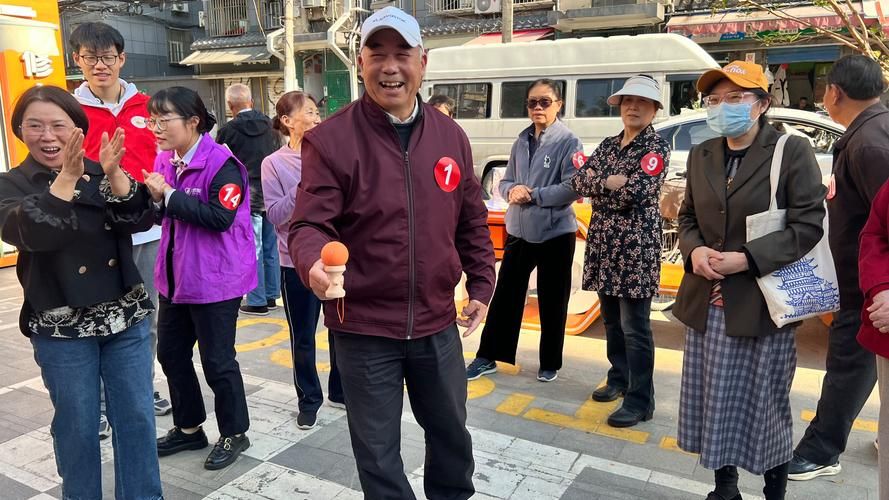 老年人喜欢玩什么？这几款互动游戏让他们笑口常开！