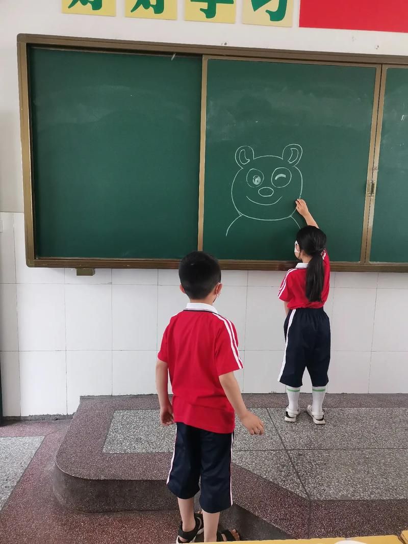 贴鼻子游戏简笔画图片，亲子互动就靠它了！