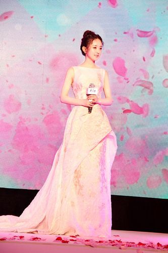 赵丽颖代言的游戏好玩吗?玩家真实体验分享!