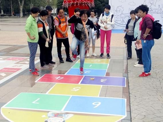 跳房子游戏反思：传统游戏怎样玩出新花样？