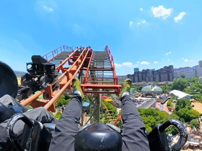 过山车是游戏吗?亲身体验和玩游戏有什么不同?