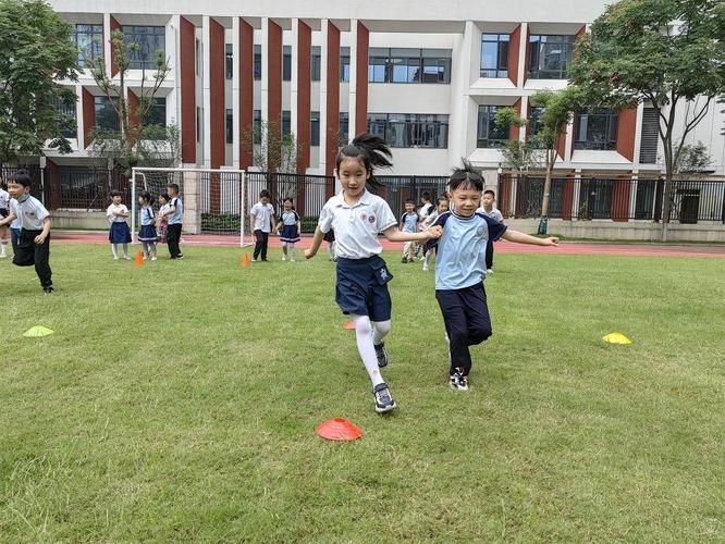 适合小学生的足球训练游戏，快乐足球从小抓起！
