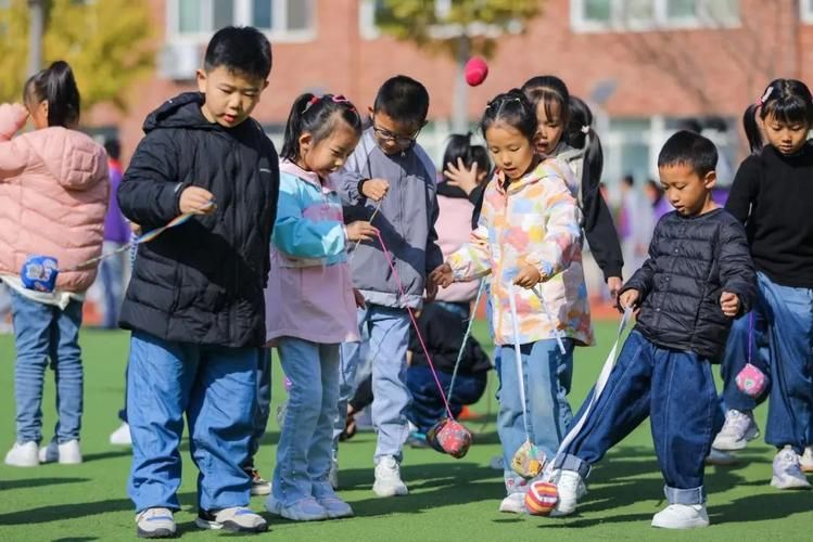 适合课间玩的互动游戏推荐，让孩子们告别无聊！