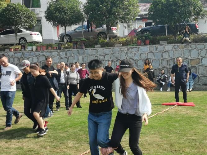 通过两人三足游戏感悟，我发现了这些团队秘密！