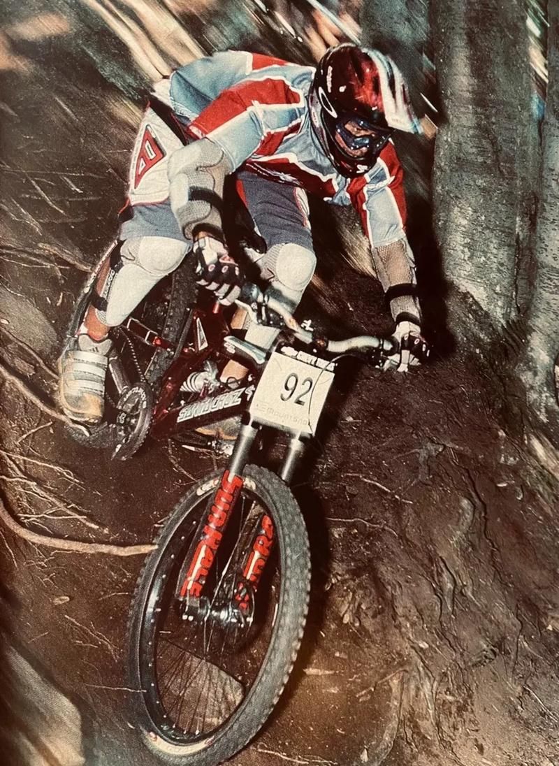 速降山地车游戏下载推荐，手机也能畅快玩！