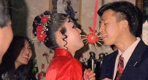 闹洞房玩什么？闹洞房的游戏大全，看这篇就够了！