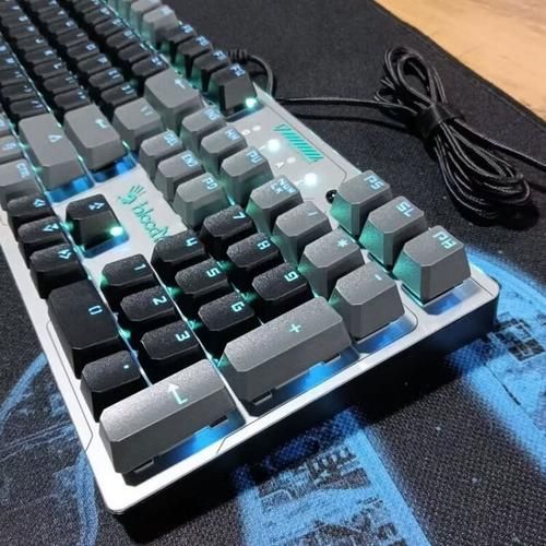 青轴键盘适合玩游戏吗？老玩家告诉你真实体验！