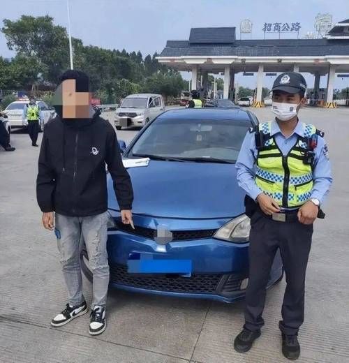 14岁男生开大巴引争议 未成年驾驶危害有多大