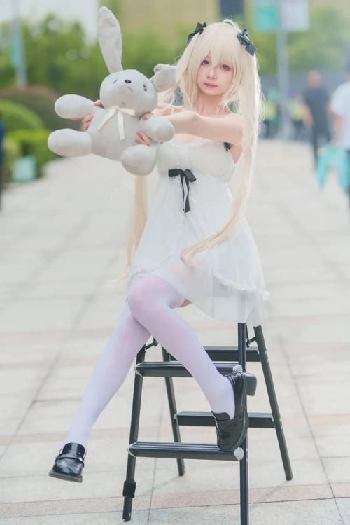 coser小小白粉丝必看 她的最新动态都在这里