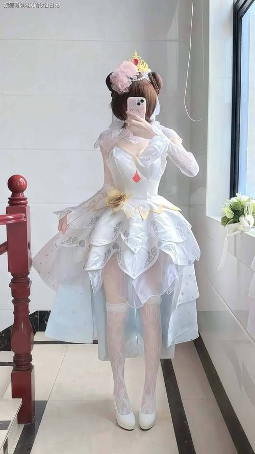 coser小小白粉丝必看 她的最新动态都在这里