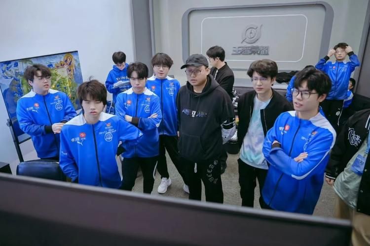 eStar豪取六连胜 选手状态火热势不可挡