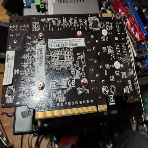 gtx560se和gtx560有什么区别哪个更好用