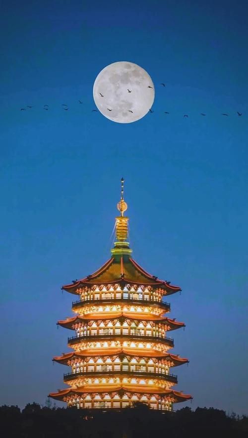 moon sky摄影构图指南 如何拍出震撼的月亮天空照