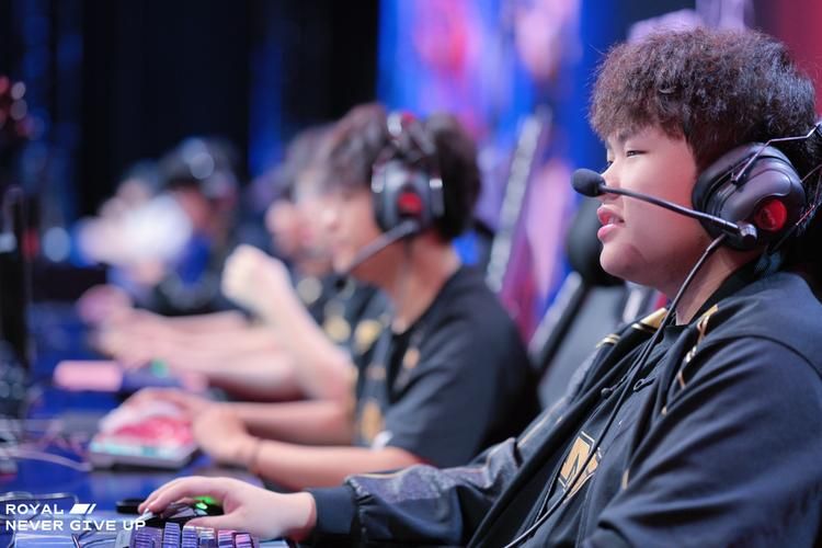 rng战胜omg战术复盘 教练如何布局