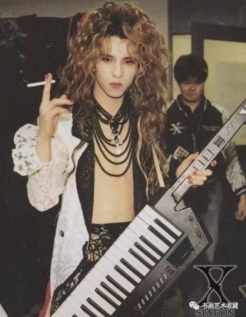 xjapan主唱yoshiki 才华横溢的音乐制作人