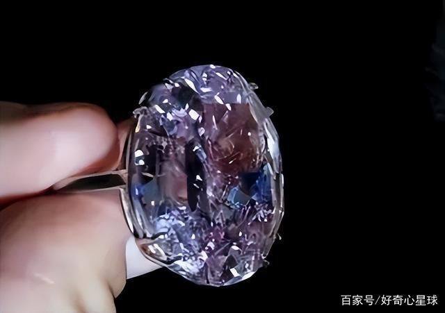 世界最大紫粉钻石震撼全球 专家解读其形成之谜