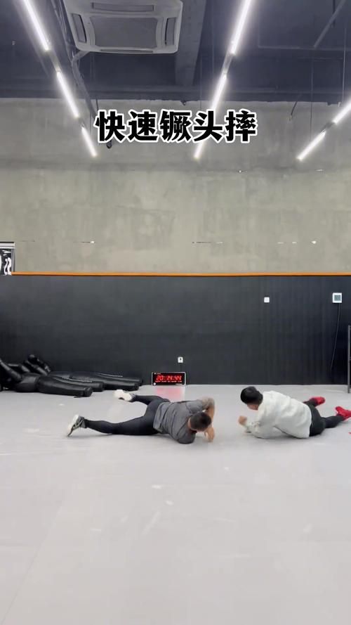 世界职业摔跤秘籍全解析 从入门到精通的秘诀