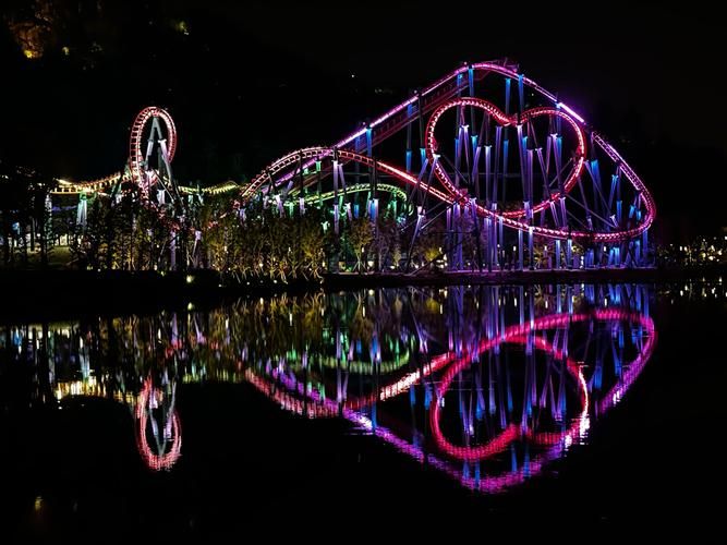 乐园过山车双人版适合情侣吗双人过山车游玩建议