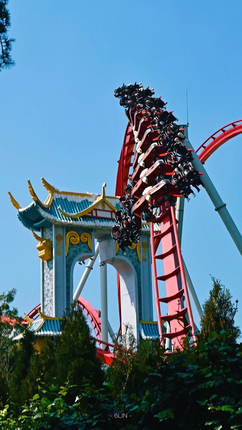 乐园过山车双人版适合情侣吗双人过山车游玩建议