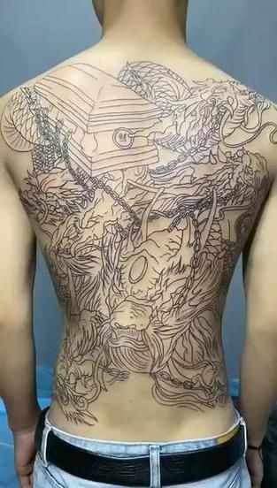 九龙拉棺纹身含义解析 背后隐藏的古老传说揭秘