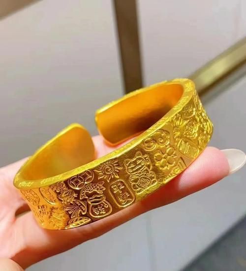 五周年纪念金手镯款式推荐经典又时尚