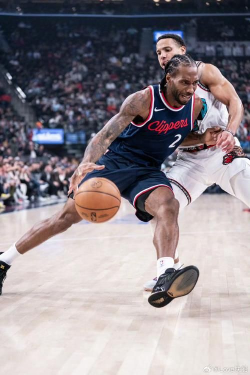 伦纳德半场27分带队逆转比赛太精彩