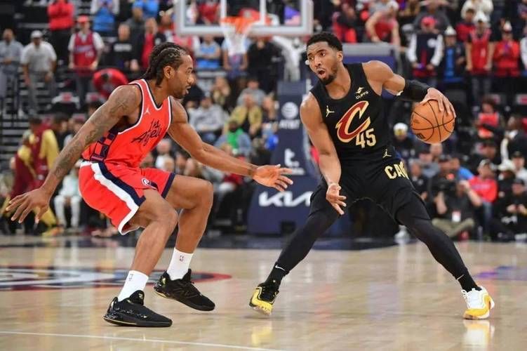 伦纳德半场27分带队逆转比赛太精彩