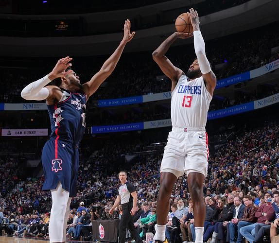 伦纳德半场27分带队逆转比赛太精彩