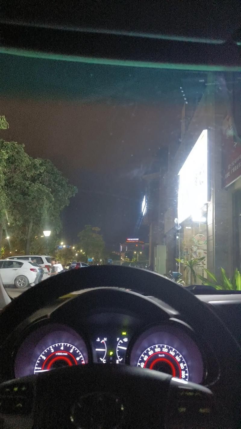 全世界都停电歌词含义揭秘你听懂了吗
