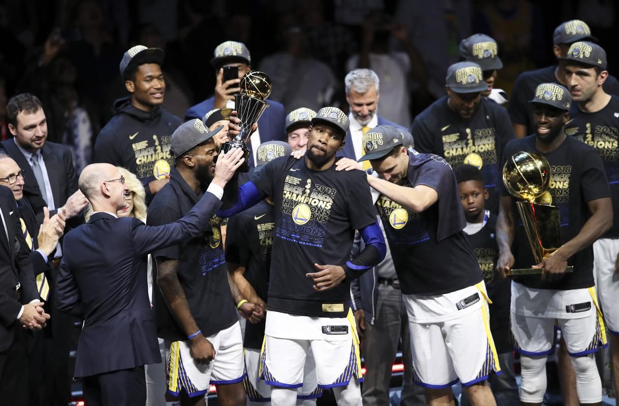 勇士队几个总冠军 他们到底拿了多少次NBA冠军