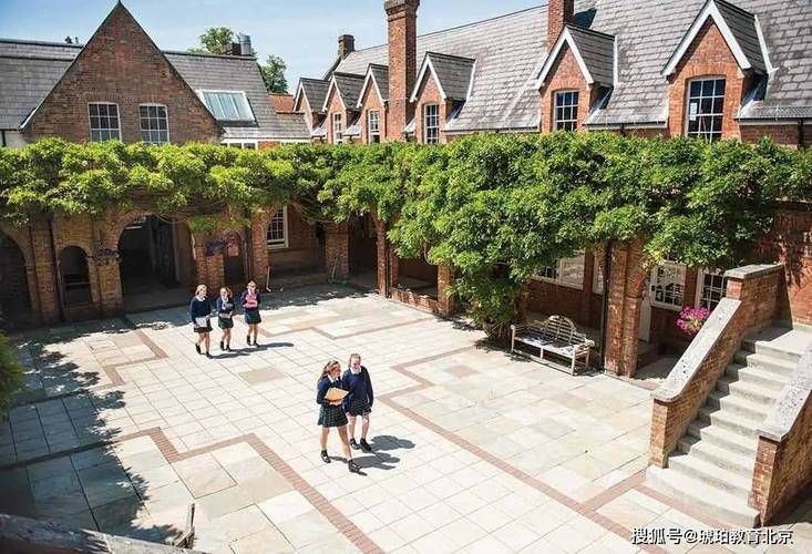 圣诺皇室贵族学院学生日常 贵族学校的一天是怎样度过