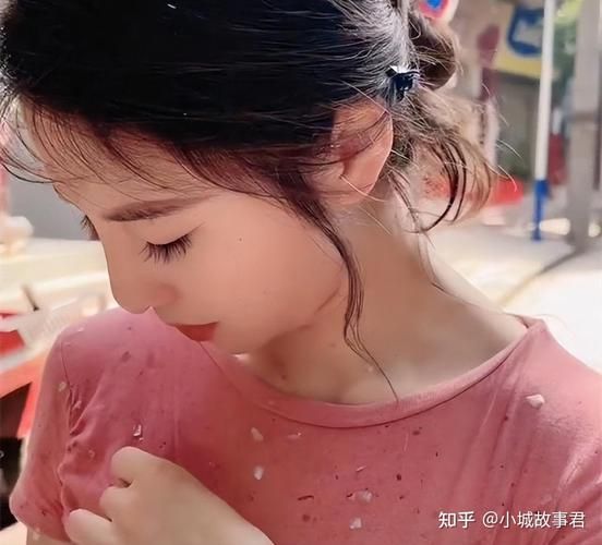 微博江湖默默照片走红 网友热议背后的秘密