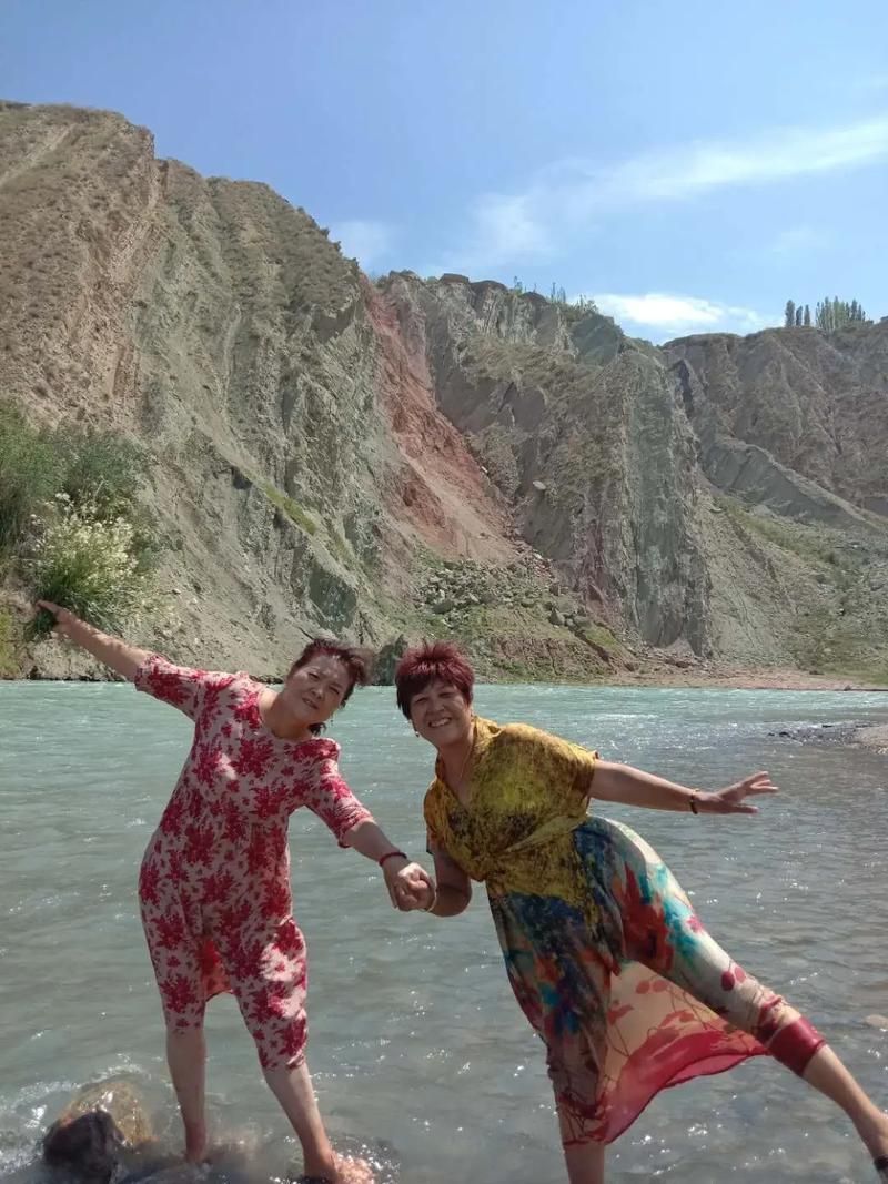 无依之地剧情介绍 感受女主角在路上的心灵旅程
