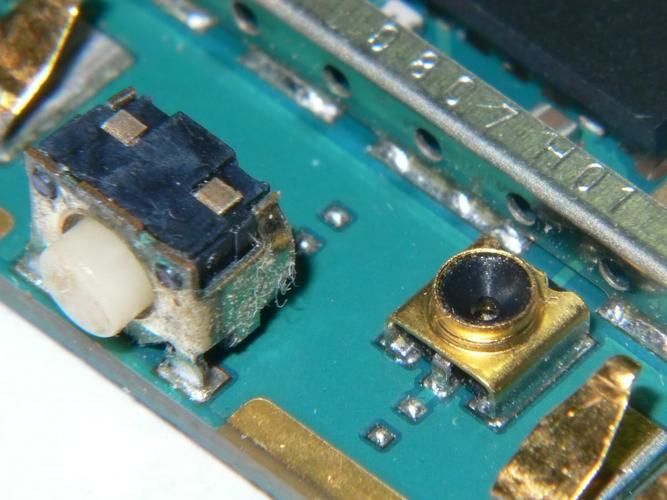 诺基亚6120拆解教程 教你如何自己更换电池