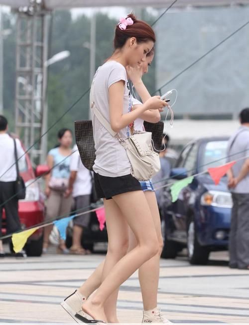 齐b小短裙怎么玩才能更显身材又时尚