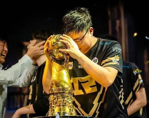 rngxiaohu和uzi的配合为什么被称为最强下路组合