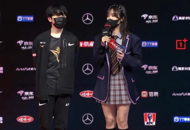 rookie女朋友照片曝光 网友直呼太般配