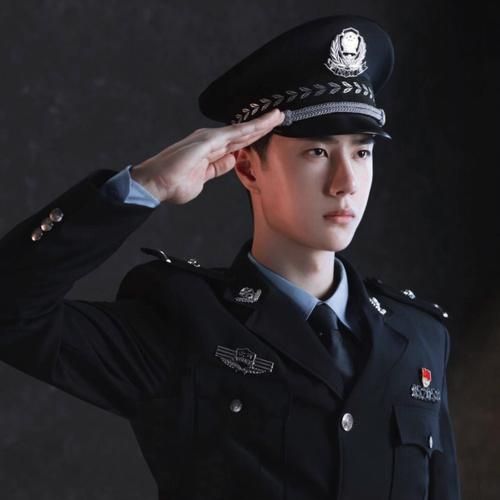 salute敬礼的正确姿势 你学会了吗
