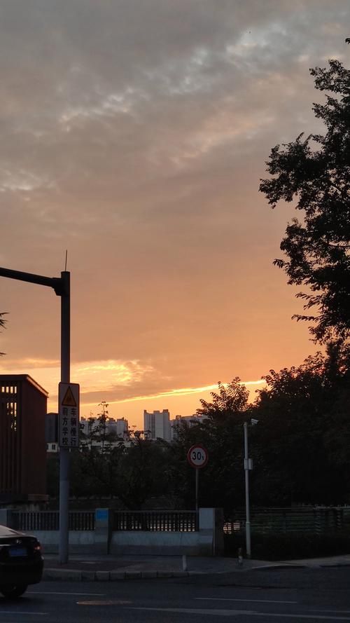 夕阳染红的街道图片下载 高清黄昏美景收藏