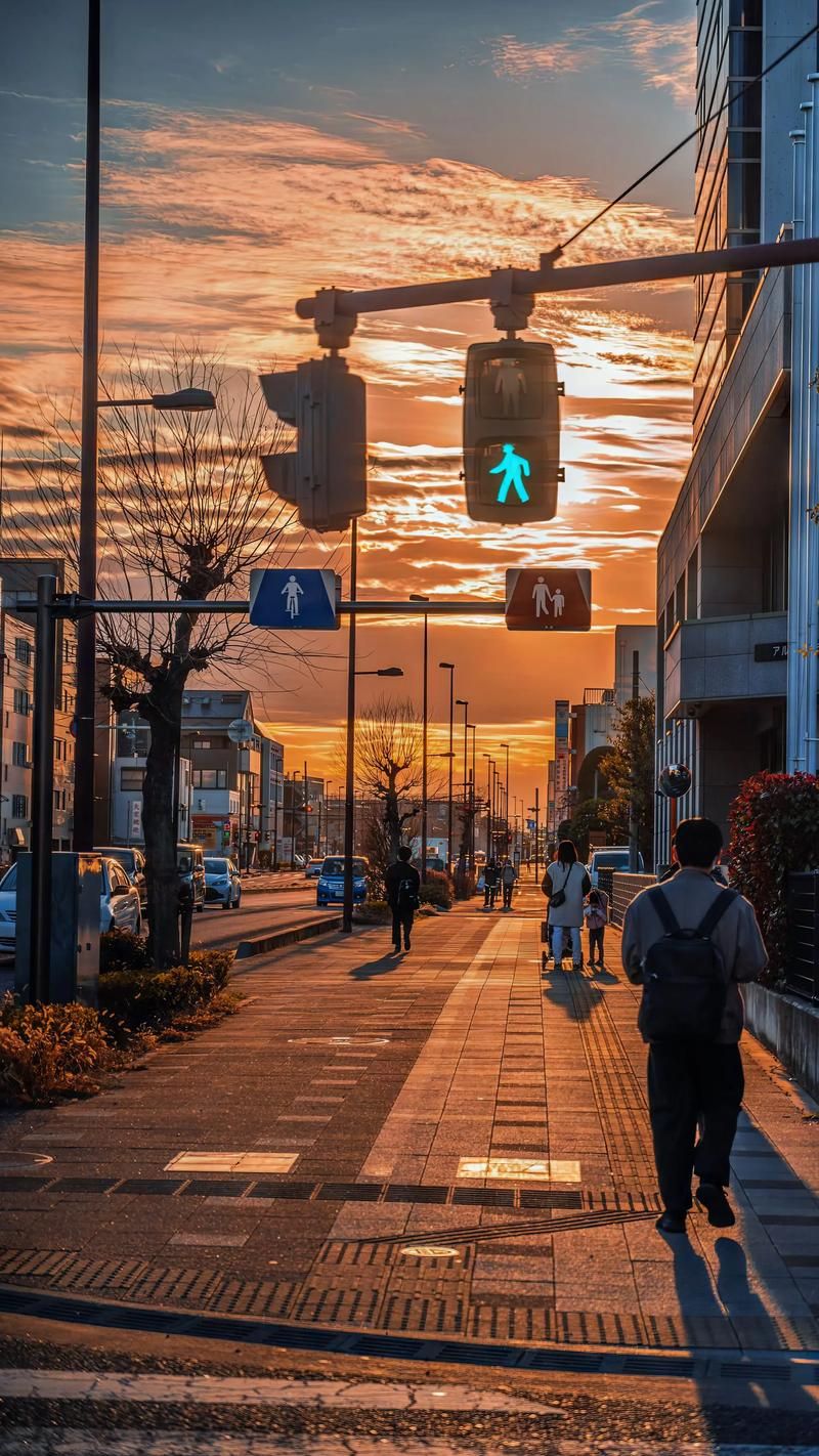 夕阳染红的街道图片下载 高清黄昏美景收藏