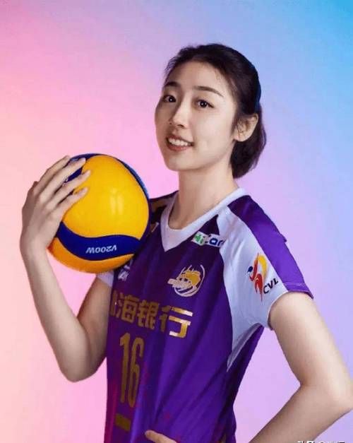 天津女排现任主教练专访谈球队未来发展规划
