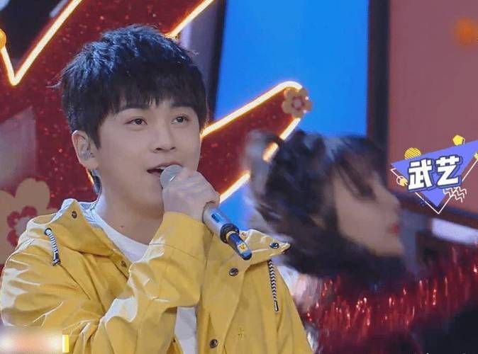 快乐大本营陈翔武艺合唱经典歌曲引热议