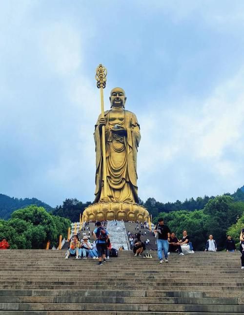 我国最大的佛像在哪里 揭秘中国最高大佛所在地