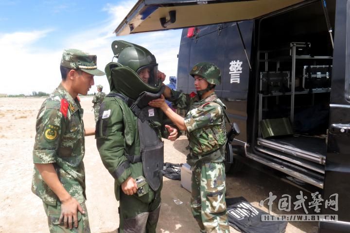 拆弹专家黑默丁格教你如何安全拆除炸弹