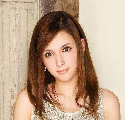泷泽萝拉第一部作品详细资料和番号查询