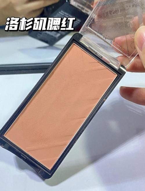 给娃娃化妆的游戏怎么玩 新手教程一看就会