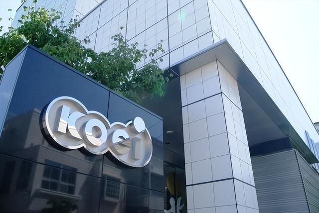 1985年光荣就发布了《三国志1》，当年玩过这款游戏的是真正土豪