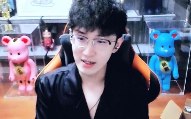 一周收入上千万，MMO一哥浮夸因逆水寒身价暴涨，连Uzi都顶不住了