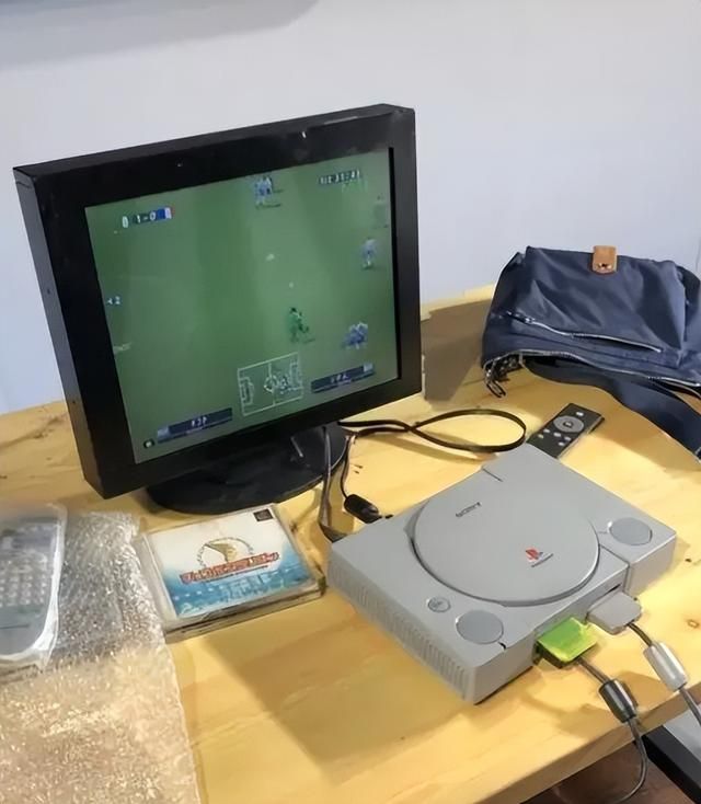 实况足球越来越真实,但让我回味的还是20多年前PS1上面的那一款